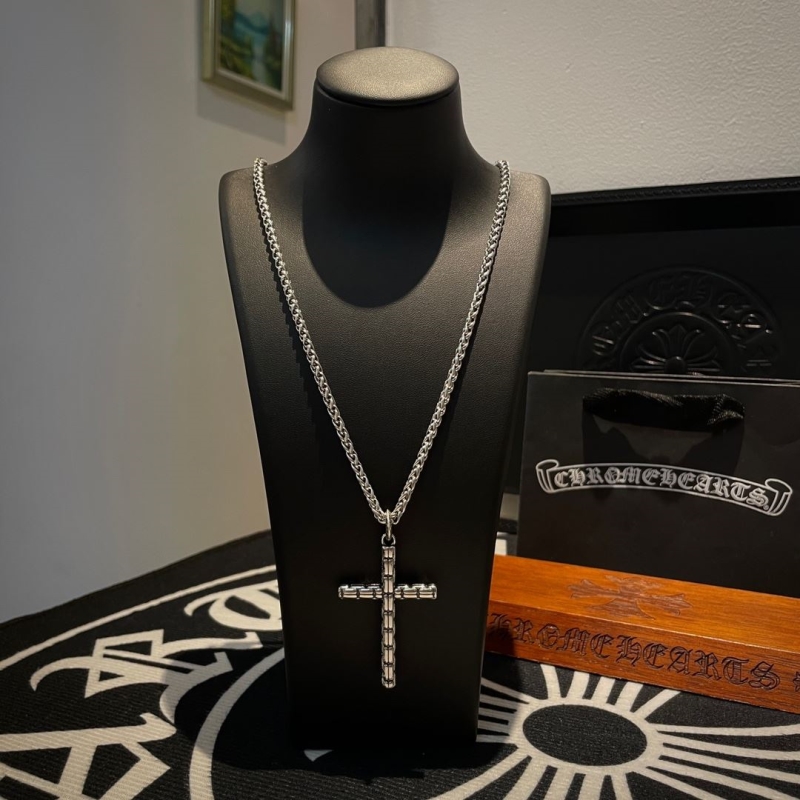 Ch**me He**ts necklaces